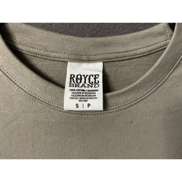 Royce Brand Gray Crew Neck Tee Long Sleeves S Arizona EST 1912 Thumb Hole NWT - Picture 2 of 10